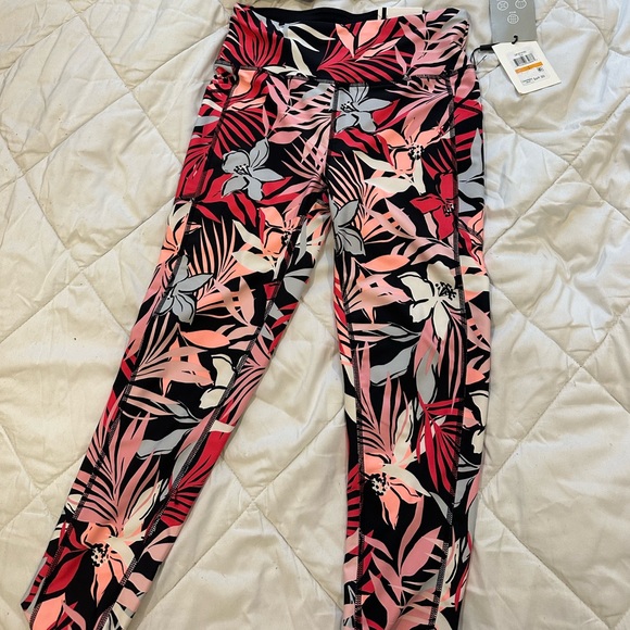 NWT- DKNY Sport 🩷Brand New! Small 7/8 ~Yoga/Workout pants! ~ Great Stretch - Picture 9 of 9